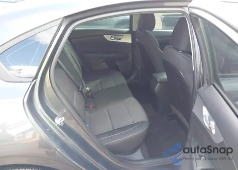 2022 Kia Forte Lxs z USA, uszkodzony, nr VIN 3KPF24AD3NE445196